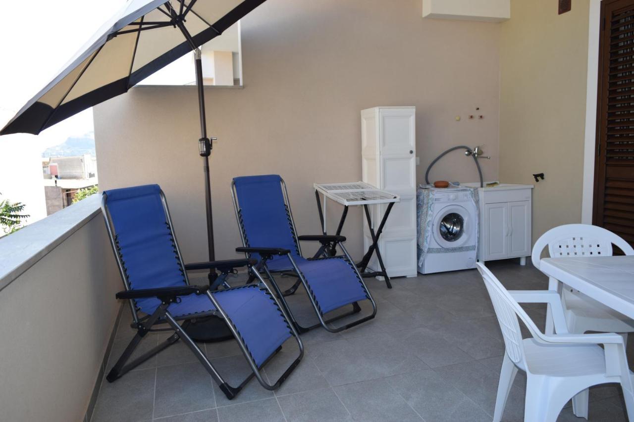 Casa Vacanze Lombardo 산타 테레사 디 리바 외부 사진