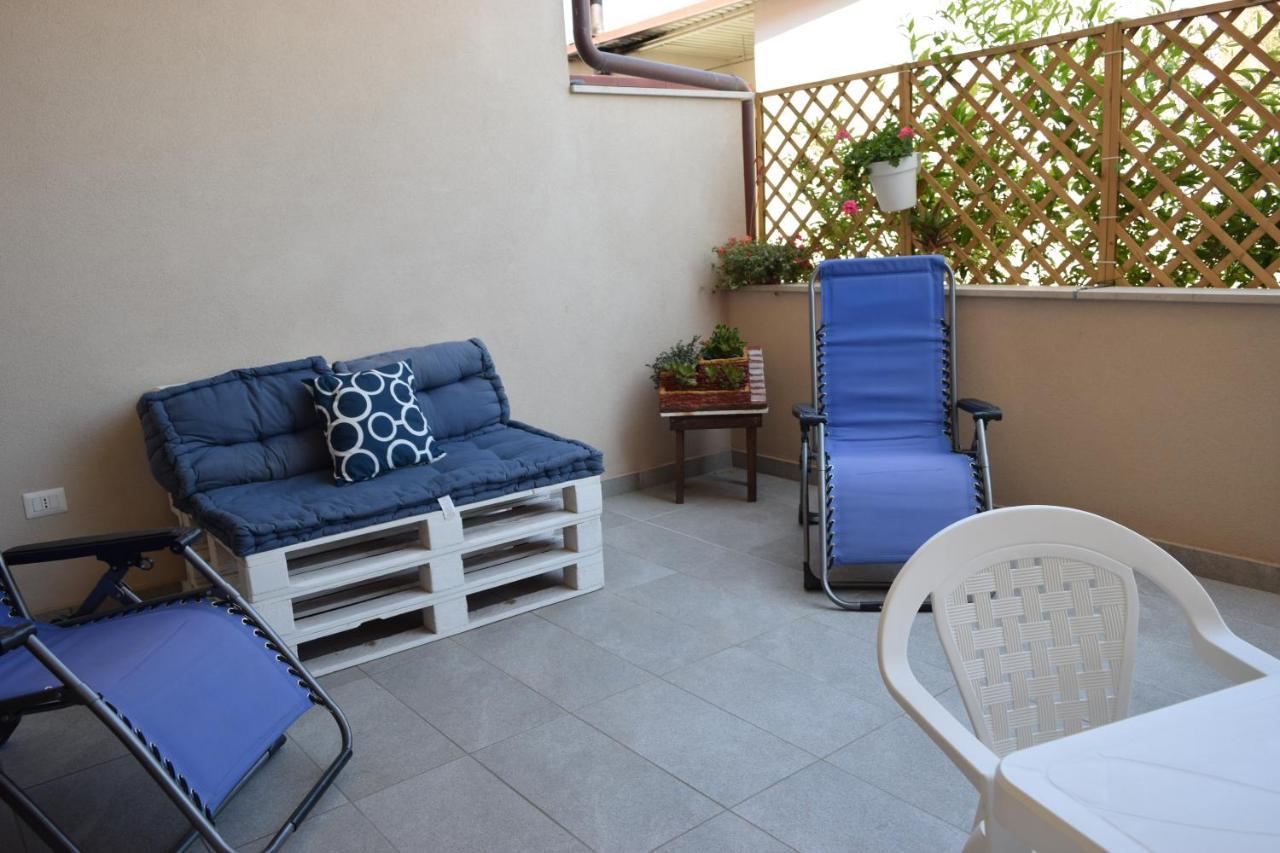 Casa Vacanze Lombardo 산타 테레사 디 리바 외부 사진