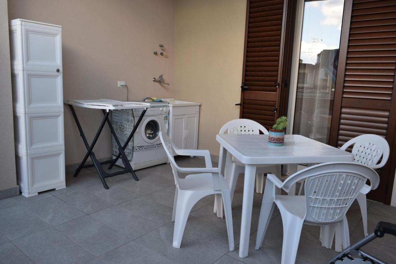 Casa Vacanze Lombardo 산타 테레사 디 리바 외부 사진