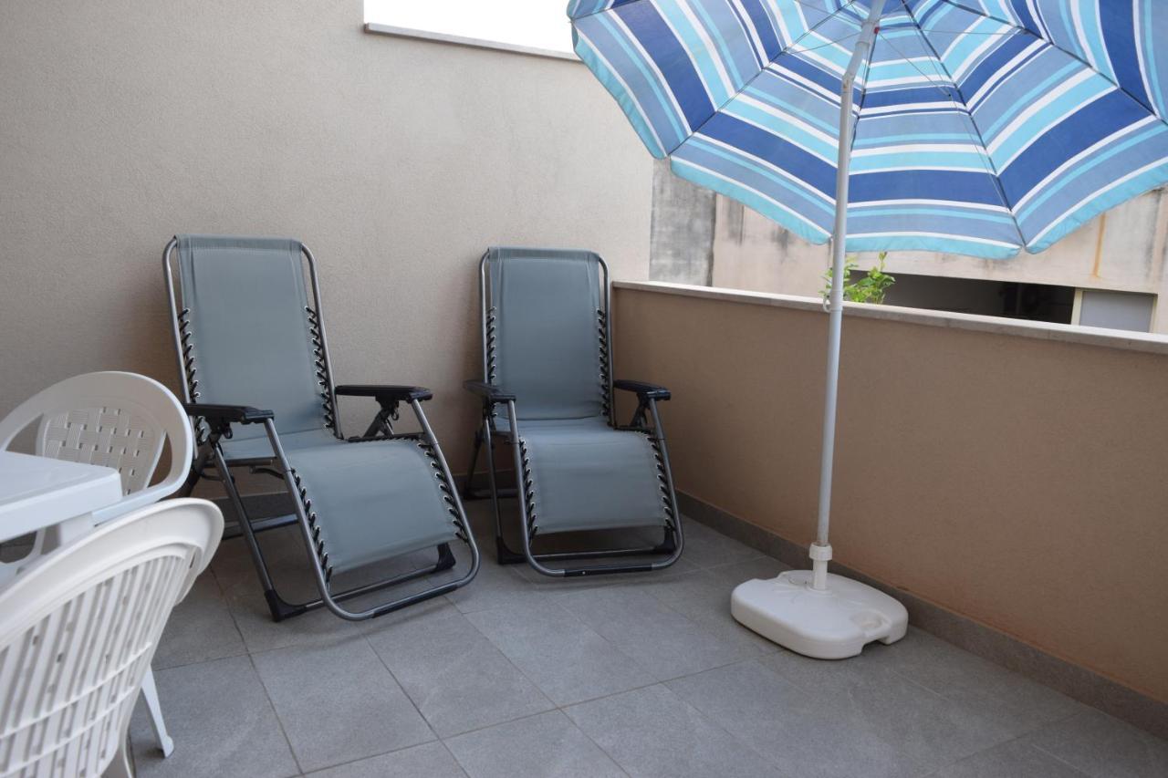 Casa Vacanze Lombardo 산타 테레사 디 리바 외부 사진