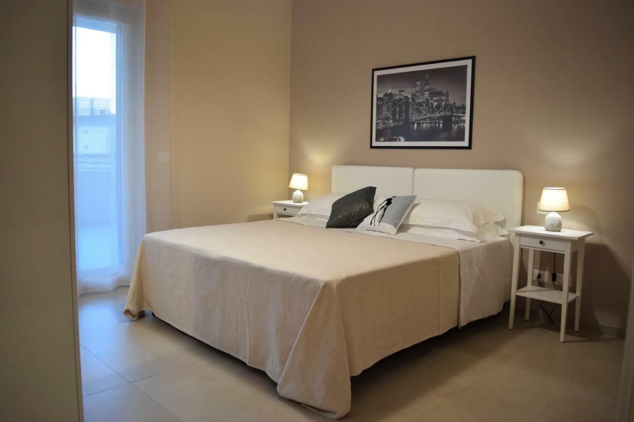 Casa Vacanze Lombardo 산타 테레사 디 리바 외부 사진