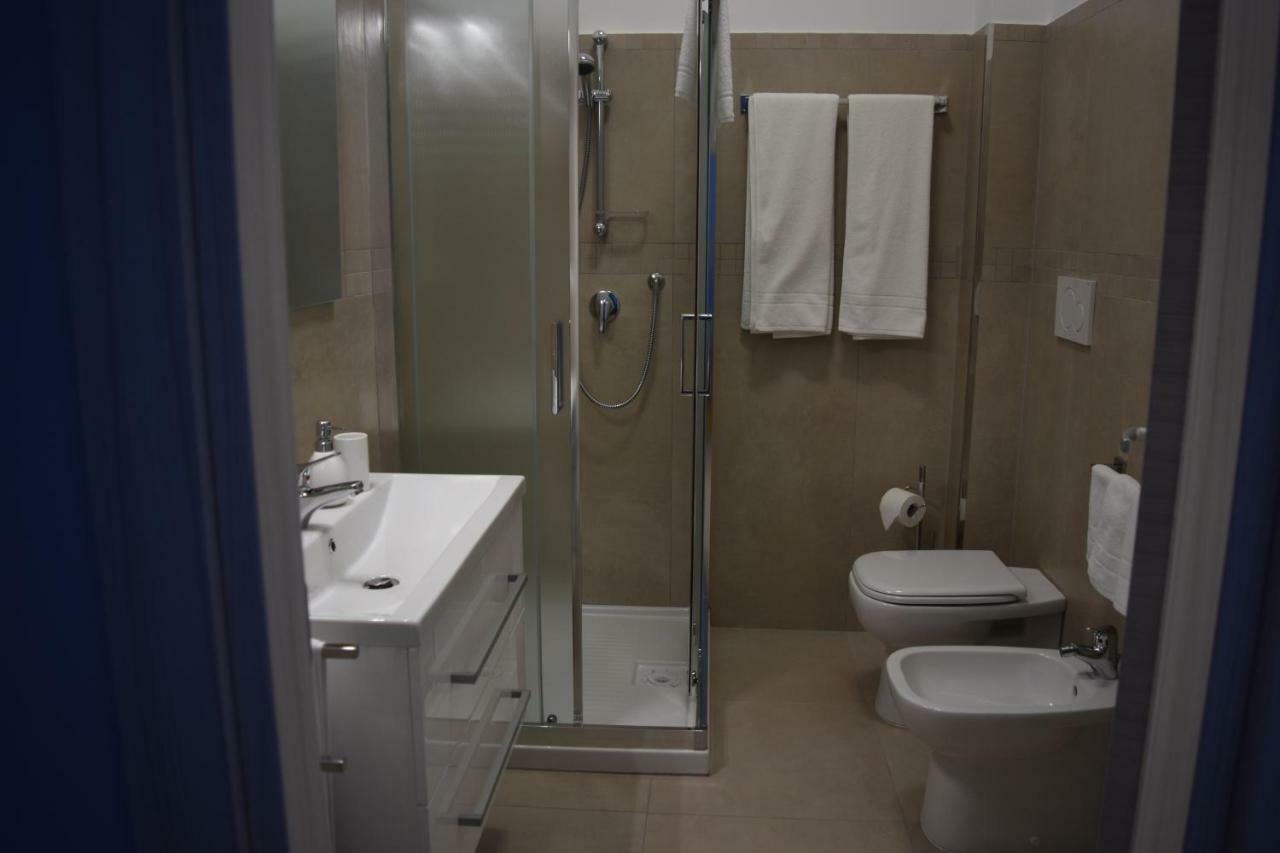 Casa Vacanze Lombardo 산타 테레사 디 리바 외부 사진