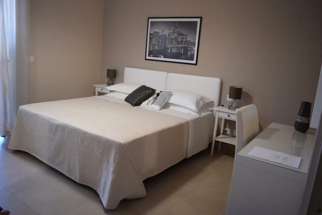Casa Vacanze Lombardo 산타 테레사 디 리바 외부 사진